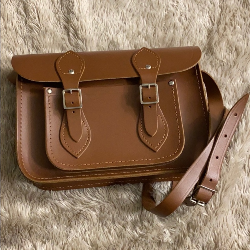 Cambridge Satchel 11 inch crossbody: vintage/tan